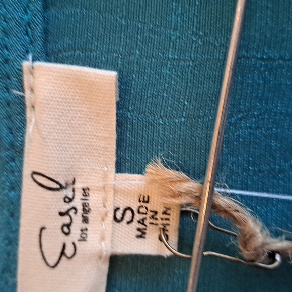 Easel Los Angeles kimono - Picture 4 of 5